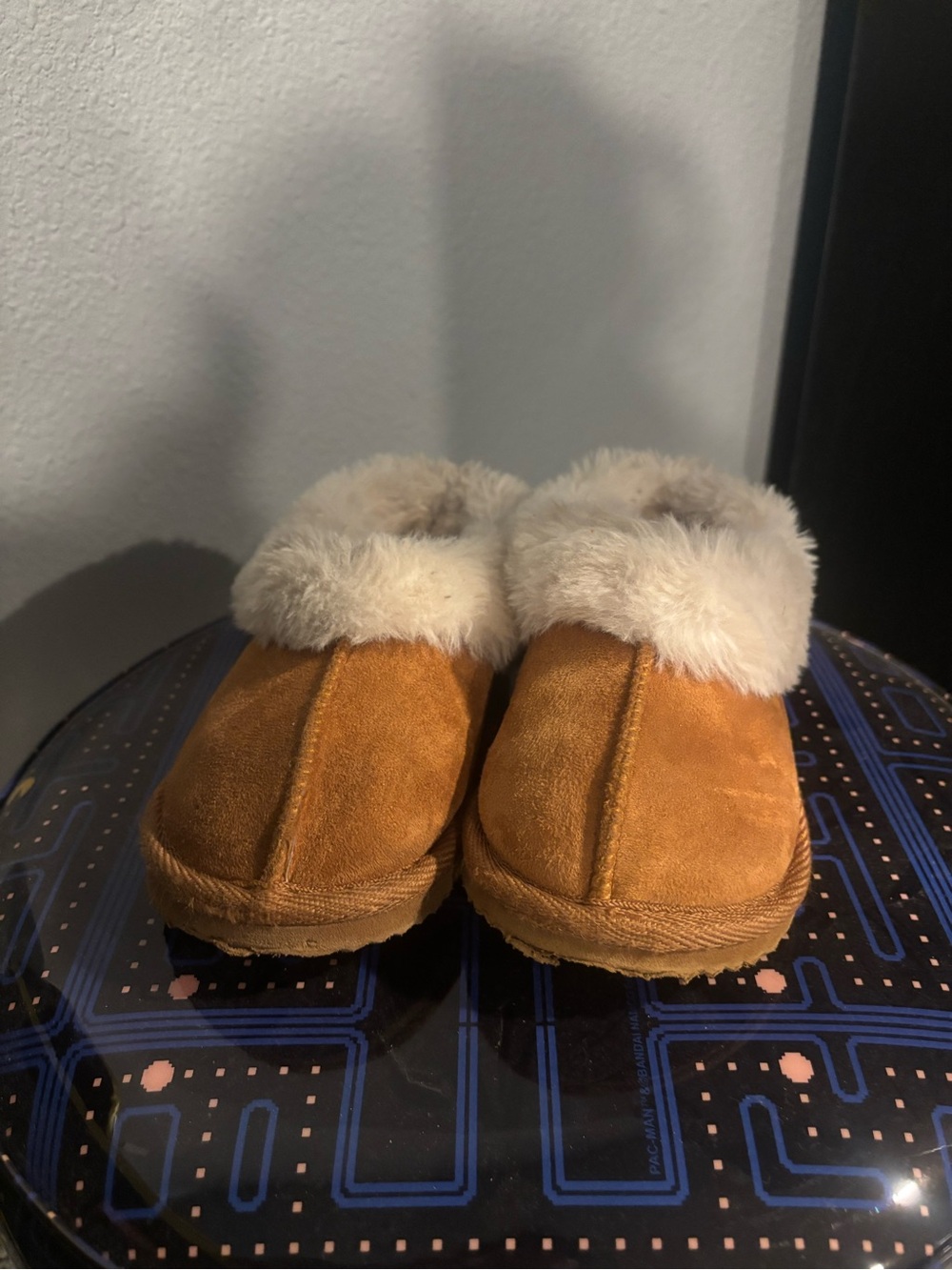 Kids Cozy Faux Fur Lined Slip-On Slippers - Tan